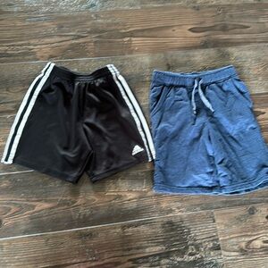 2 pairs of gently used size 7 shorts
